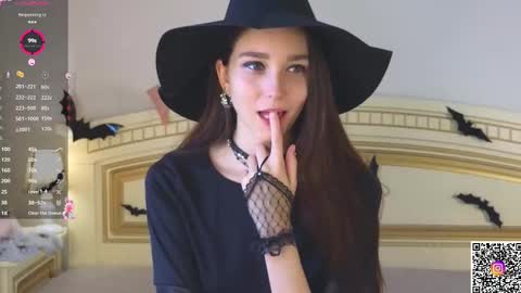 Elly online show from 10-30-25, 06:48