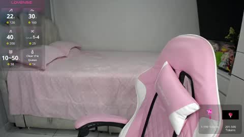 Snapshot of softkiss_x chatting on 05-26-26, 01:01 Fran online show from 05-26-26, 01:01