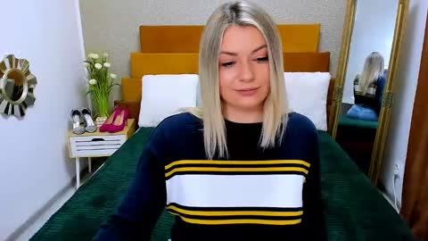 Snapshot of softpleasurex1 chatting on 01-14-25, 10:17 Softpleasurex online show from 01-14-25, 10:17