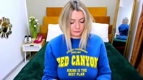 Snapshot of softpleasurex1 chatting on 02-17-25, 07:15 Softpleasurex online show from 02-17-25, 07:15