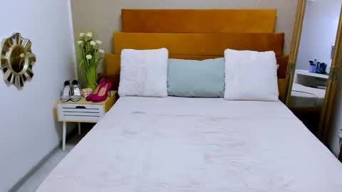 Snapshot of softpleasurex1 chatting on 09-24-25, 07:23 Softpleasurex online show from 09-24-25, 07:23