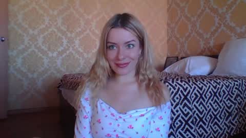 softy_aura online show from 06-08-26, 10:48