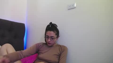 Snapshot of sofya_n_andy_ chatting on 10-20-25, 08:20 sofya_n_andy_ online show from 10-20-25, 08:20