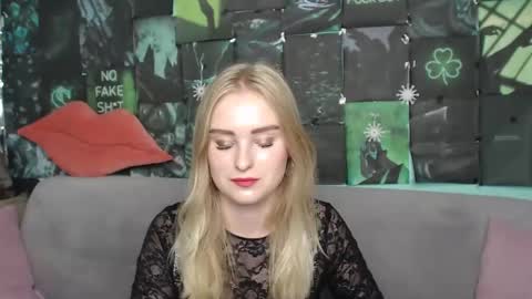 Snapshot of sofysoft chatting on 09-09-25, 07:57 sofysoft online show from 09-09-25, 07:57