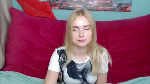 Snapshot of sofysoft chatting on 10-17-25, 05:54 sofysoft online show from 10-17-25, 05:54