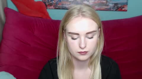 Snapshot of sofysoft chatting on 10-19-25, 04:51 sofysoft online show from 10-19-25, 04:51