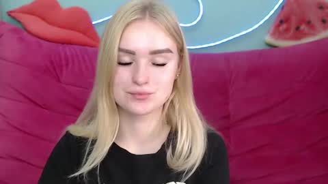 Snapshot of sofysoft chatting on 11-14-25, 06:34 sofysoft online show from 11-14-25, 06:34