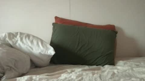 Snapshot of sojin19862k2 chatting on 12-14-25, 05:46 sojin19862k2 online show from 12-14-25, 05:46