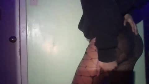 Snapshot of solaceeve chatting on 02-23-25, 05:01 SolaceEve online show from 02-23-25, 05:01