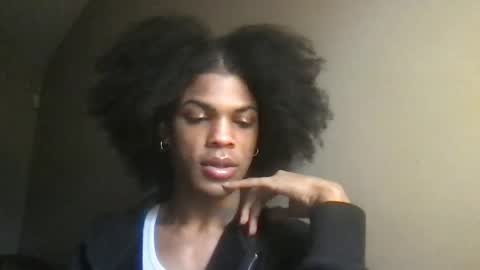 Snapshot of solaceeve chatting on 12-04-25, 04:05 SolaceEve online show from 12-04-25, 04:05