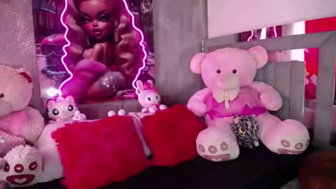 instagram    evalunavelez1. online show from 10-01-25, 04:13