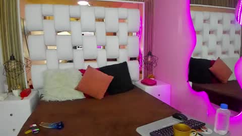 Sol Evans online show from 02-25-25, 01:06