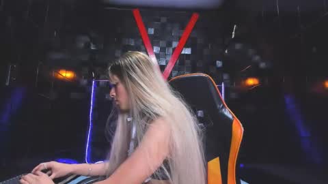 Sol Hiltton online show from 04-27-26, 08:18