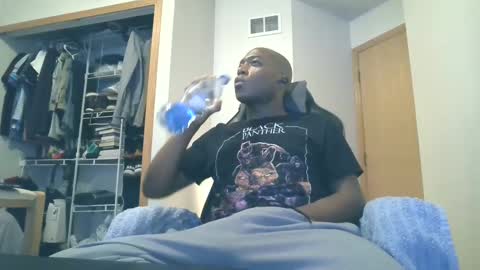 Snapshot of solidsnake992 chatting on 12-10-24, 02:39 solidsnake992 online show from 12-10-24, 02:39