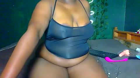 Snapshot of sollybunny chatting on 06-05-26, 01:01 Solly bunny online show from 06-05-26, 01:01