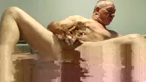 Snapshot of soloman7 chatting on 12-22-24, 09:00 jeff online show from 12-22-24, 09:00