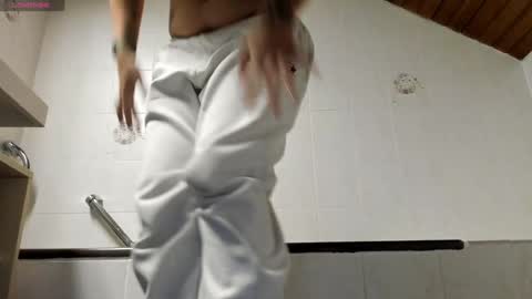 Snapshot of someonesday chatting on 12-11-24, 08:18 SomeonesDay online show from 12-11-24, 08:18