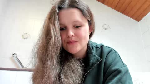 Snapshot of someonesday chatting on 01-15-25, 12:36 SomeonesDay online show from 01-15-25, 12:36