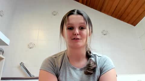 Snapshot of someonesday chatting on 02-10-25, 01:33 SomeonesDay online show from 02-10-25, 01:33