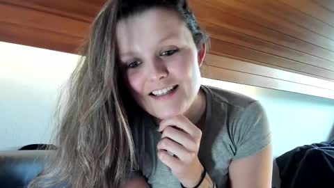 Snapshot of someonesday chatting on 02-26-25, 12:25 SomeonesDay online show from 02-26-25, 12:25