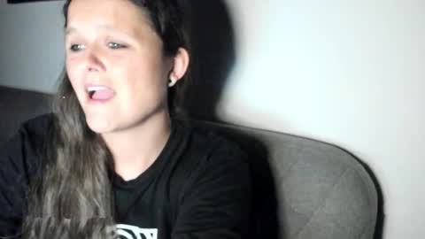 Snapshot of someonesday chatting on 11-11-25, 10:10 SomeonesDay online show from 11-11-25, 10:10