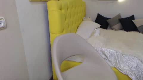 sondrariddle online show from 02-06-25, 01:16