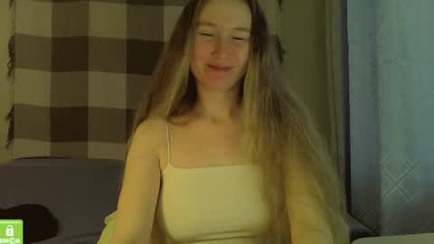 Snapshot of song_to_the_siren chatting on 12-14-24, 11:18 Mary online show from 12-14-24, 11:18