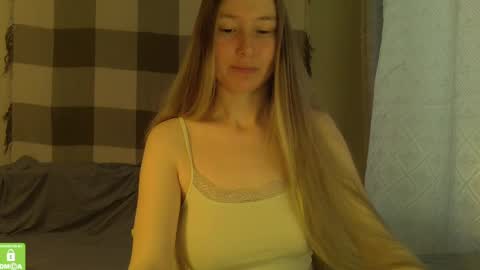 Snapshot of song_to_the_siren chatting on 12-16-24, 10:08 Mary online show from 12-16-24, 10:08