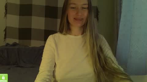 Snapshot of song_to_the_siren chatting on 12-19-24, 11:18 Mary online show from 12-19-24, 11:18