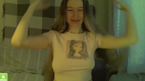 Snapshot of song_to_the_siren chatting on 01-12-25, 10:56 Mary online show from 01-12-25, 10:56