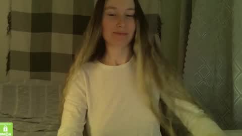 Snapshot of song_to_the_siren chatting on 01-18-25, 08:40 Mary online show from 01-18-25, 08:40