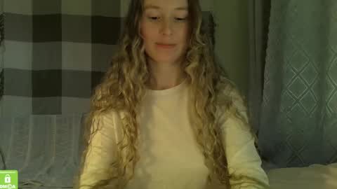 Snapshot of song_to_the_siren chatting on 01-20-25, 02:36 Mary online show from 01-20-25, 02:36