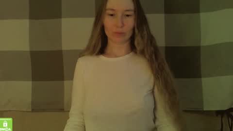 Snapshot of song_to_the_siren chatting on 01-22-25, 11:45 Mary online show from 01-22-25, 11:45