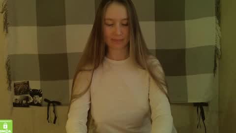 Snapshot of song_to_the_siren chatting on 02-23-25, 09:33 Mary online show from 02-23-25, 09:33