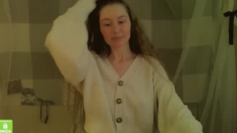 Snapshot of song_to_the_siren chatting on 02-25-25, 10:58 Mary online show from 02-25-25, 10:58