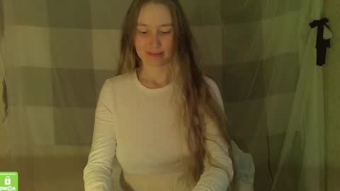 Snapshot of song_to_the_siren chatting on 03-12-25, 02:45 Mary online show from 03-12-25, 02:45