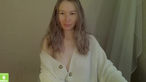 Snapshot of song_to_the_siren chatting on 09-14-25, 01:43 Mary online show from 09-14-25, 01:43