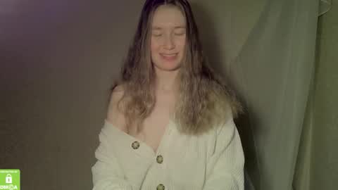 Snapshot of song_to_the_siren chatting on 11-28-25, 06:21 Mary online show from 11-28-25, 06:21