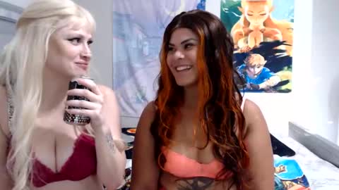 Snapshot of songbirdaz99 chatting on 10-29-25, 10:55 Double Trouble online show from 10-29-25, 10:55