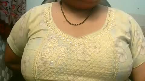 soni88888 online show from 02-05-25, 02:37