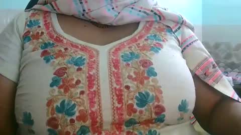 soni88888 online show from 12-20-25, 02:24