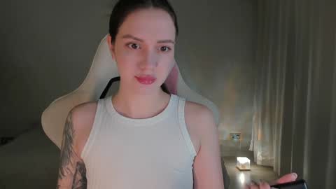 Snapshot of sonia_moon_ chatting on 12-06-24, 01:18 sonia_moon_ online show from 12-06-24, 01:18