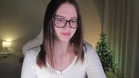 Snapshot of sonia_moon_ chatting on 12-21-24, 02:41 sonia_moon_ online show from 12-21-24, 02:41