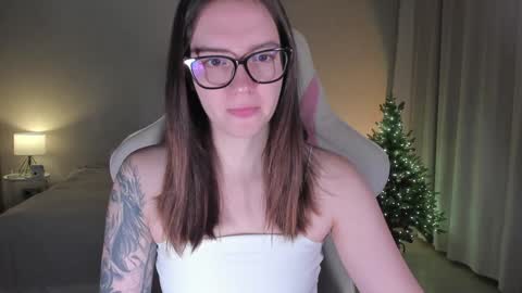 Snapshot of sonia_moon_ chatting on 12-23-24, 01:08 sonia_moon_ online show from 12-23-24, 01:08