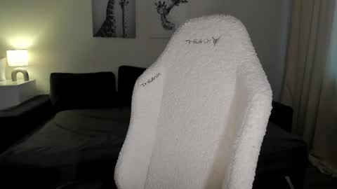 Snapshot of sonia_moon_ chatting on 03-06-25, 05:24 sonia_moon_ online show from 03-06-25, 05:24