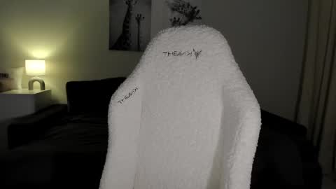 Snapshot of sonia_moon_ chatting on 03-12-25, 02:30 sonia_moon_ online show from 03-12-25, 02:30