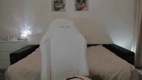 Snapshot of sonia_moon_ chatting on 10-02-25, 02:29 sonia_moon_ online show from 10-02-25, 02:29