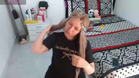 sonialatin69 online show from 10-21-25, 12:17