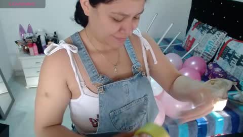 Snapshot of sonialatin69 chatting on 04-14-26, 12:22 sonialatin69 online show from 04-14-26, 12:22