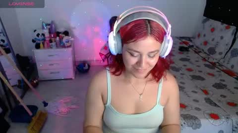 Snapshot of soniaplayboobs chatting on 05-12-26, 08:17 soniaplayboobs online show from 05-12-26, 08:17